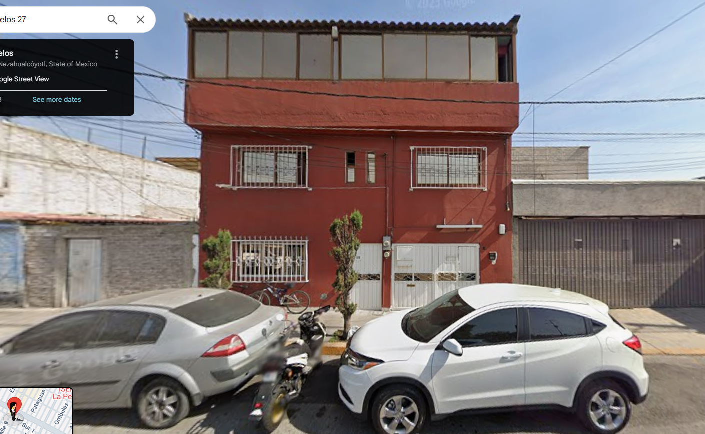 Fachada real de tres niveles de PROCA
